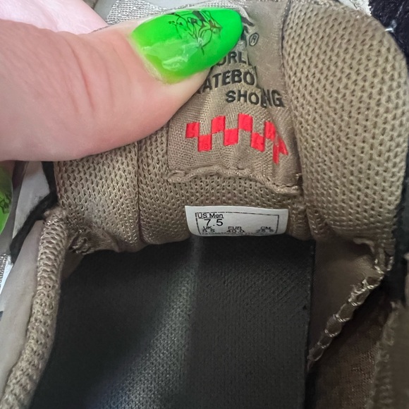 Vans - Picture 5 of 5